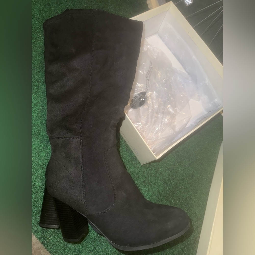 Style & Co Black Heeled Boots Sleek Minimalist Design